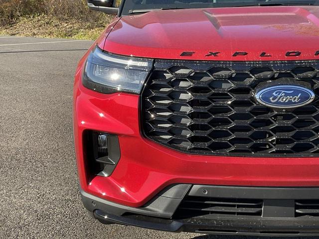 Photo of 2026 Rapid Red Metallic Tinted Clearcoat Ford Explorer