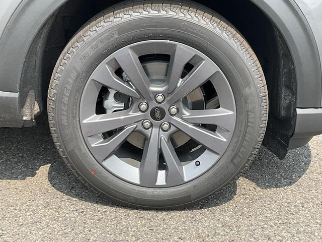 Photo of 2025 Carbonized Gray Metallic Ford Explorer