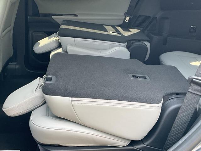 Photo of 2025 Carbonized Gray Metallic Ford Explorer