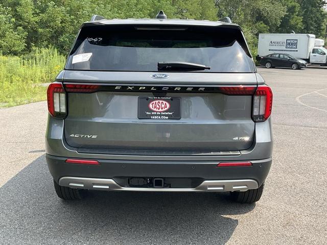 Photo of 2025 Carbonized Gray Metallic Ford Explorer