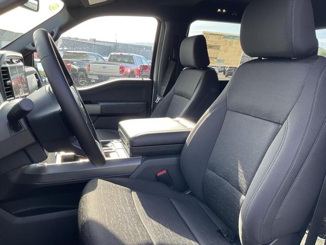 Photo of 2025 Oxford White Ford F-150
