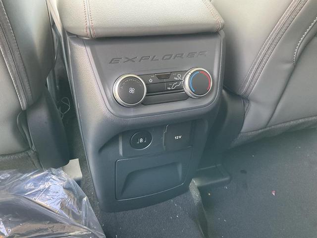 Photo of 2025 Star White Metallic Tri-Coat Ford Explorer