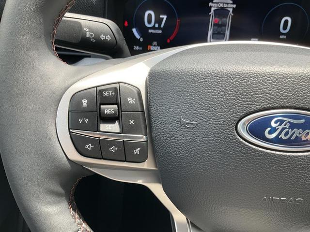 Photo of 2025 Star White Metallic Tri-Coat Ford Explorer