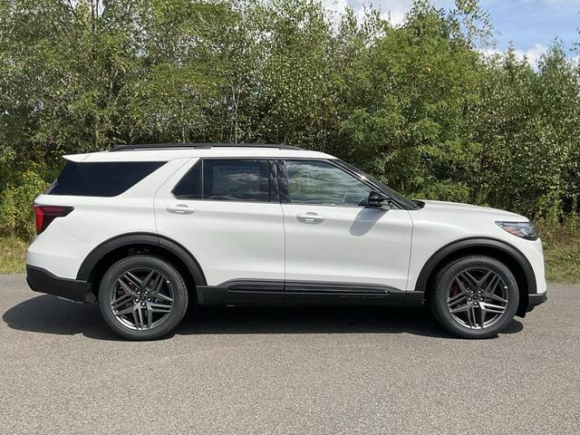 Photo of 2025 Star White Metallic Tri-Coat Ford Explorer