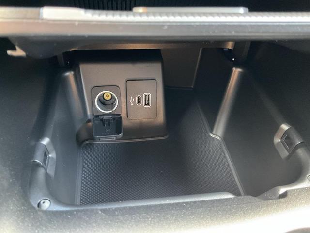 Photo of 2025 Star White Metallic Tri-Coat Ford Explorer