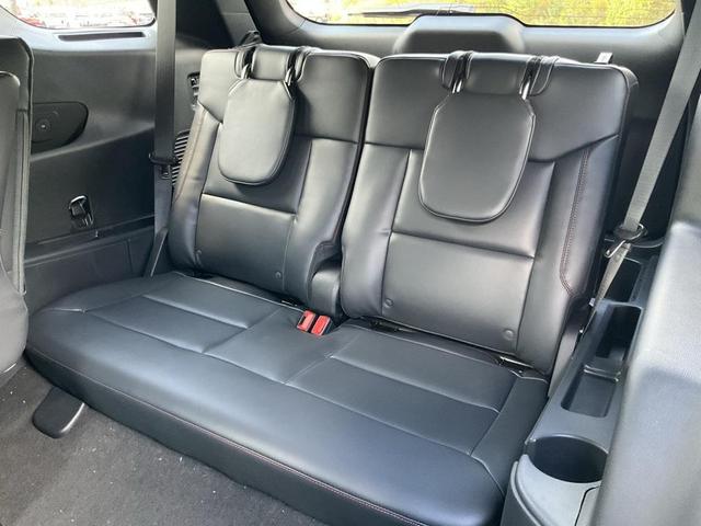 Photo of 2025 Star White Metallic Tri-Coat Ford Explorer