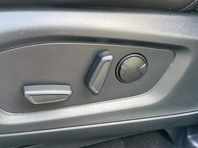 Photo of 2025 Star White Metallic Tri-Coat Ford Explorer