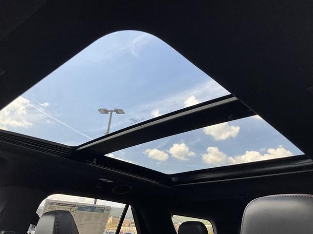 Photo of 2025 Star White Metallic Tri-Coat Ford Explorer