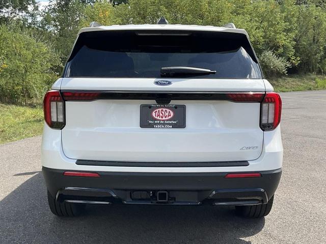 Photo of 2025 Star White Metallic Tri-Coat Ford Explorer
