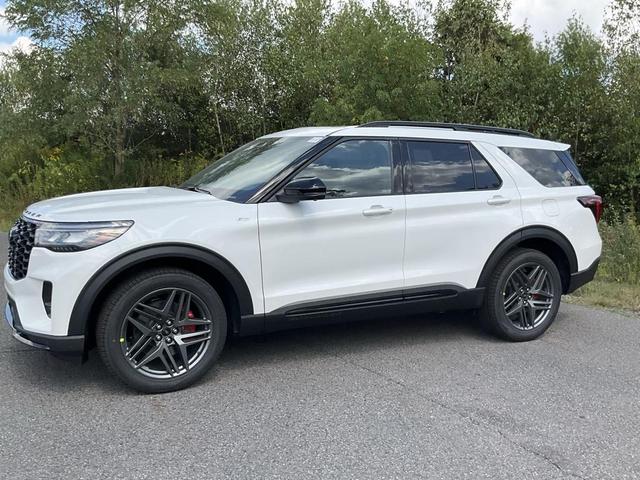 Photo of 2025 Star White Metallic Tri-Coat Ford Explorer