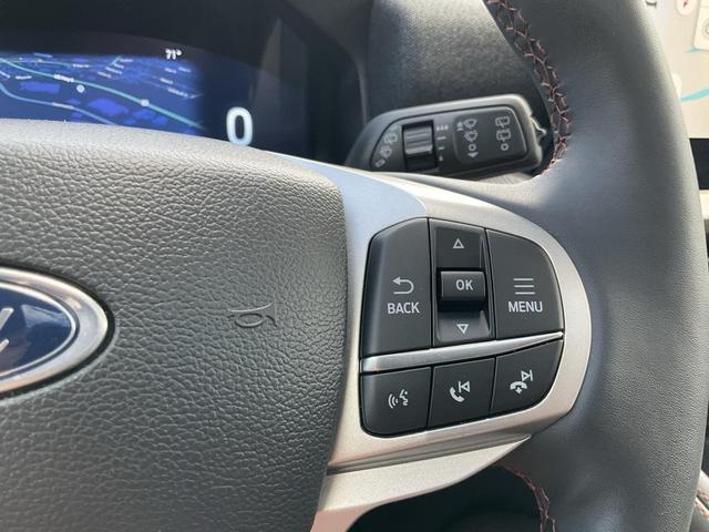 Photo of 2025 Space White Metallic Ford Explorer