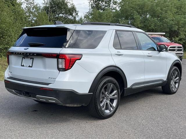 Photo of 2025 Space White Metallic Ford Explorer