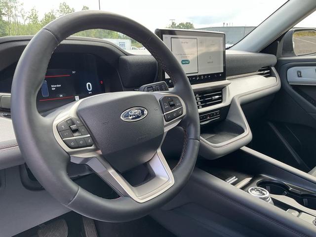 Photo of 2025 Space White Metallic Ford Explorer