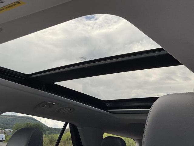 Photo of 2025 Space White Metallic Ford Explorer
