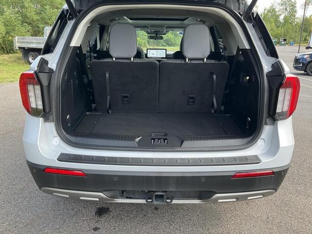 Photo of 2025 Space White Metallic Ford Explorer