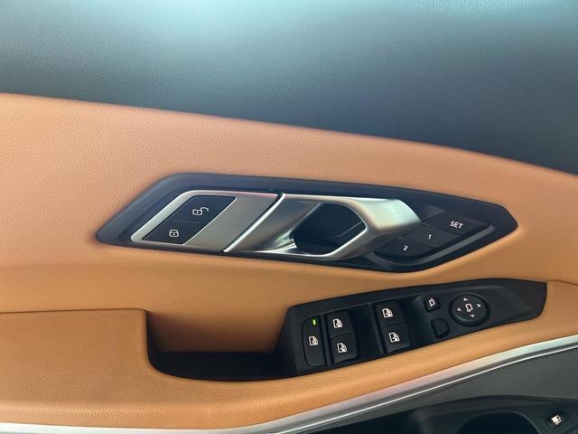 Photo of 2023 Tanzanite Blue II Metallic BMW 330e