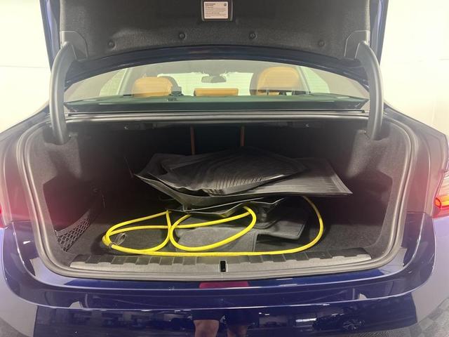 Photo of 2023 Tanzanite Blue II Metallic BMW 330e