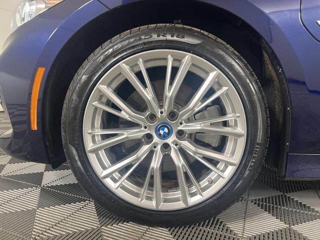 Photo of 2023 Tanzanite Blue II Metallic BMW 330e