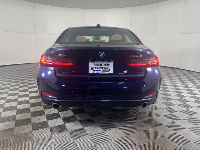 Photo of 2023 Tanzanite Blue II Metallic BMW 330e