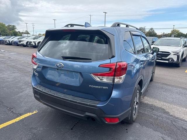 Photo of 2023 Horizon Blue Pearl Subaru Forester