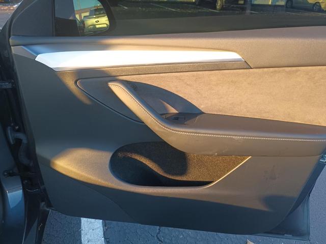 Photo of 2022 Gray Tesla Model Y
