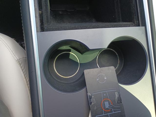 Photo of 2022 Gray Tesla Model Y
