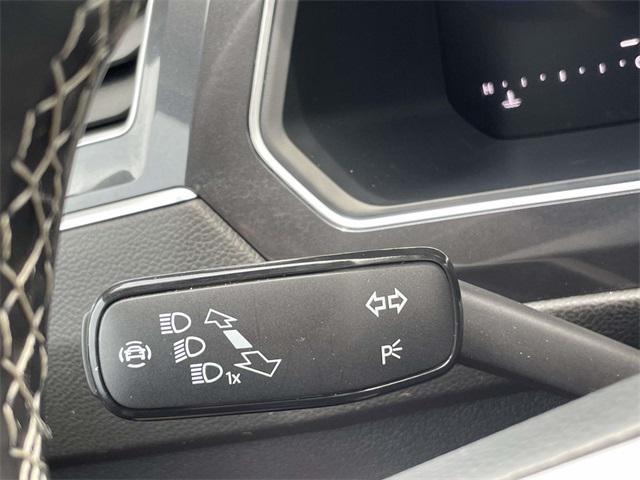 Photo of 2024 Platinum Gray Metallic Volkswagen Tiguan
