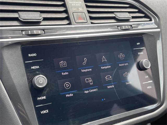 Photo of 2024 Platinum Gray Metallic Volkswagen Tiguan
