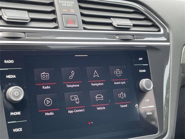 Photo of 2024 Pyrite Silver Metallic Volkswagen Tiguan
