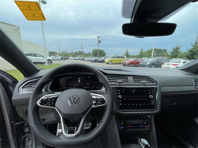 Photo of 2024 Pyrite Silver Metallic Volkswagen Tiguan