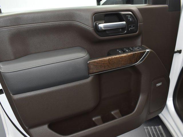 Photo of 2021 White Frost Tricoat GMC Sierra 2500