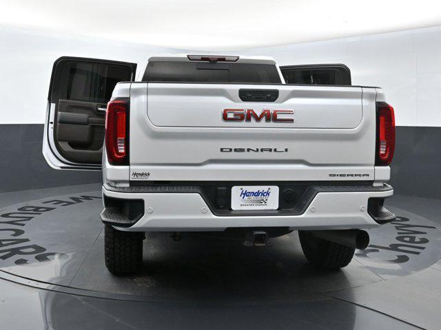 Photo of 2021 White Frost Tricoat GMC Sierra 2500