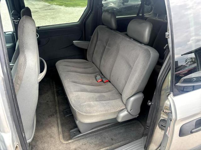 Photo of 2005 Silver Dodge Grand Caravan
