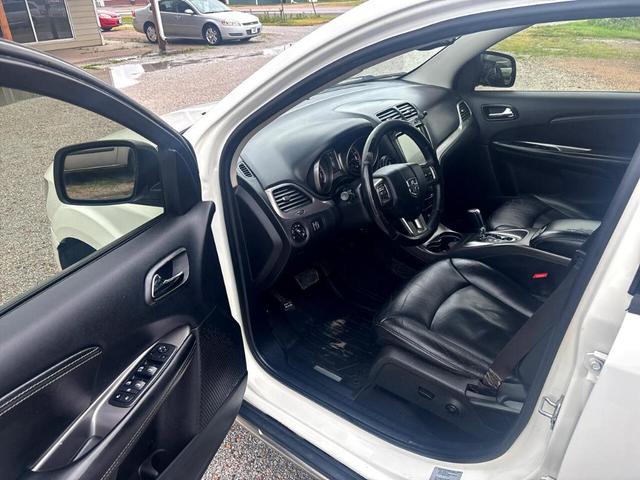 Photo of 2017 White Dodge Journey