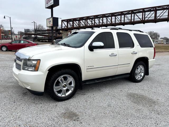 Photo of 2010 Pearl White Chevrolet Tahoe