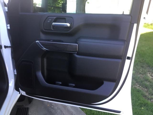 Photo of 2023 Summit White Chevrolet Silverado 3500