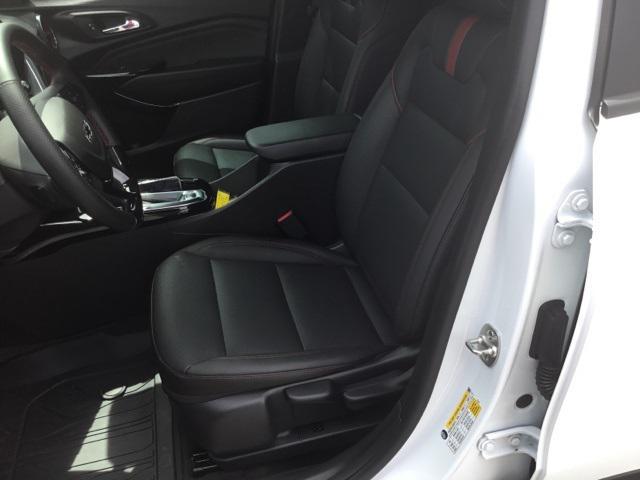 Photo of 2025 Summit White Chevrolet Trax