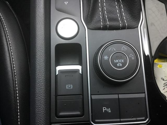Photo of 2022 Pyrite Silver Metallic Volkswagen Atlas