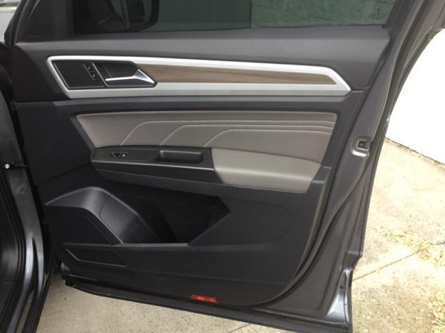 Photo of 2022 Pyrite Silver Metallic Volkswagen Atlas