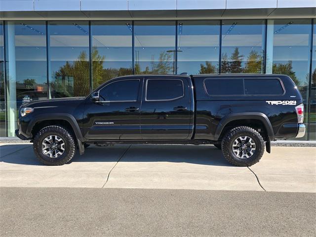 Photo of 2021 Midnight Black Metallic Toyota Tacoma