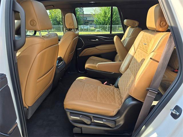 Photo of 2023 Crystal White Tricoat Cadillac Escalade
