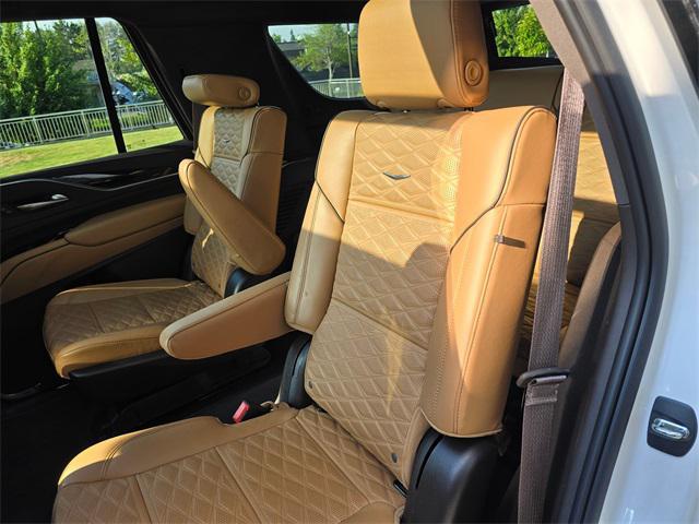 Photo of 2023 Crystal White Tricoat Cadillac Escalade