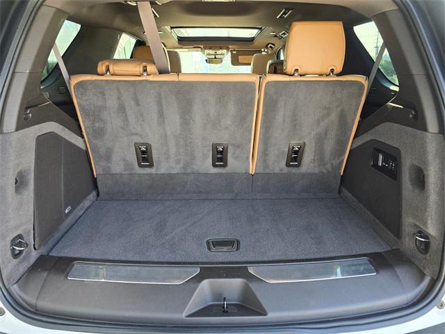 Photo of 2023 Crystal White Tricoat Cadillac Escalade