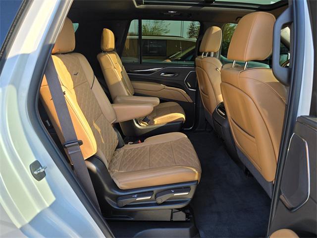 Photo of 2023 Crystal White Tricoat Cadillac Escalade