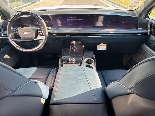 Photo of 2025 Gaz Cadillac Escalade IQ