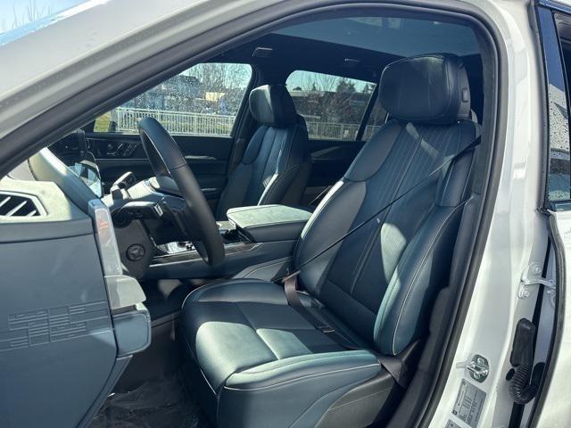 Photo of 2025 Gaz Cadillac Escalade IQ