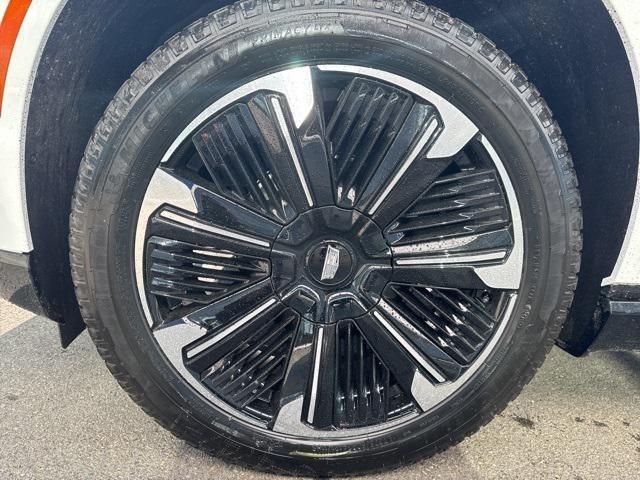 Photo of 2025 Gaz Cadillac Escalade IQ