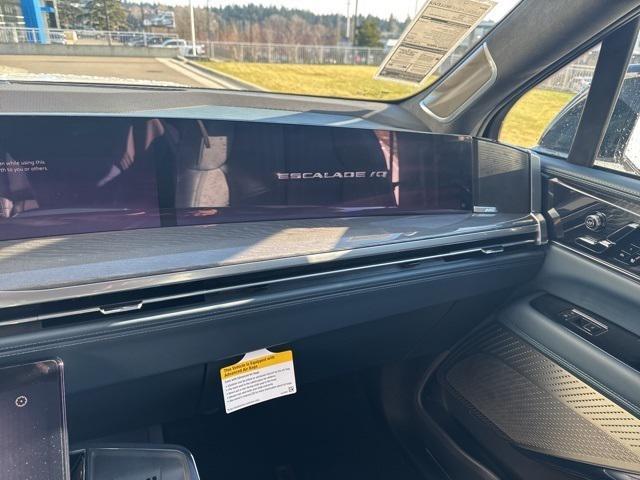 Photo of 2025 Gaz Cadillac Escalade IQ