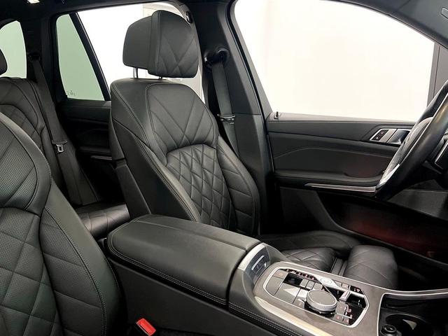 Photo of 2024 White BMW X5