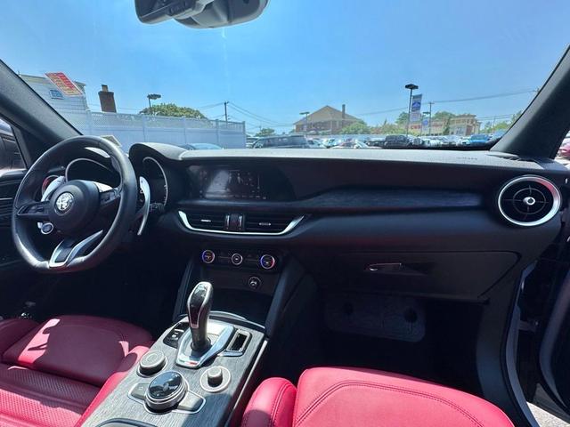 Photo of 2024 Moonlight Gray Metallic Alfa Romeo Stelvio